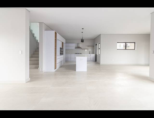 4 BEDROOM FREEHOLD FOR SALE IN SANDOWN